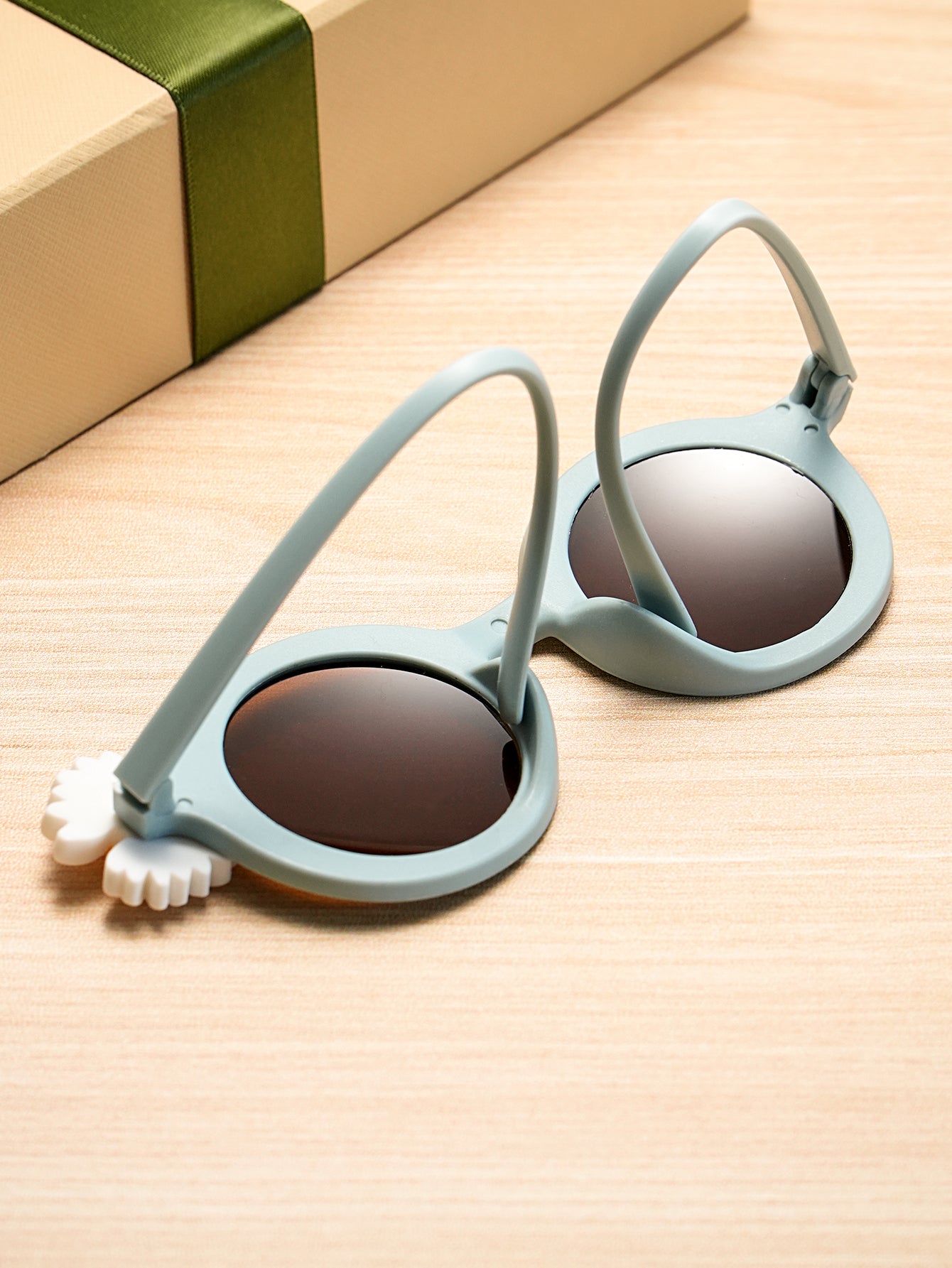 Personalized Kids Daisy Sunglasses