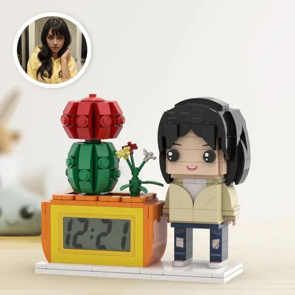 Cadeaus voor haar: gepersonaliseerde klok met bakstenen figuren, potplanten en bakstenen klok