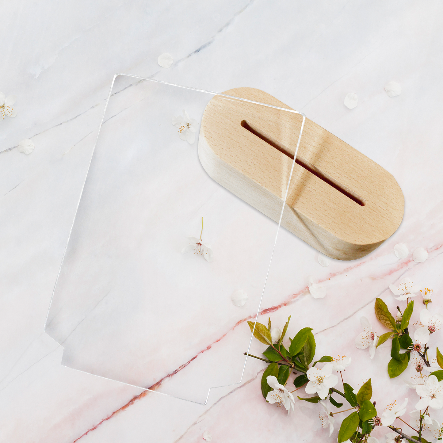 Placa fotográfica acrílica personalizada con base de madera: un recuerdo personalizado para exhibir en el escritorio.