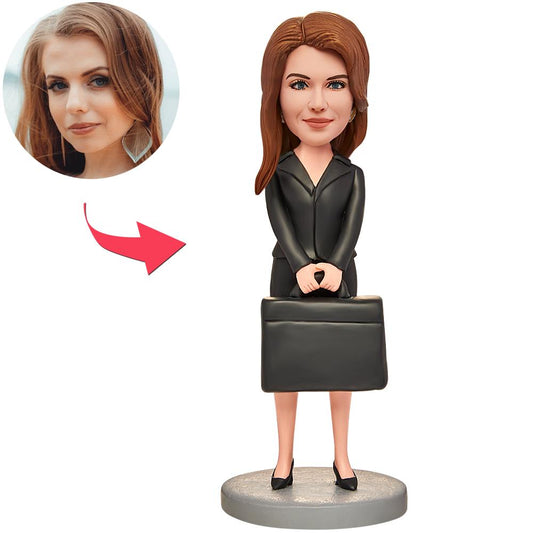 Figuras cabezonas personalizadas de mujer de negocios con traje negro y texto grabado