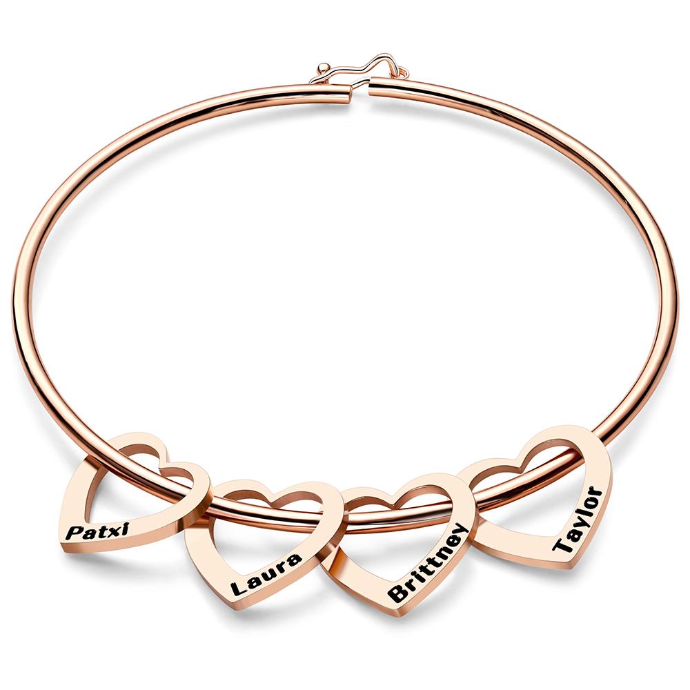 Gepersonaliseerde armband met hartvormige/ronde hangers - een perfect cadeau.